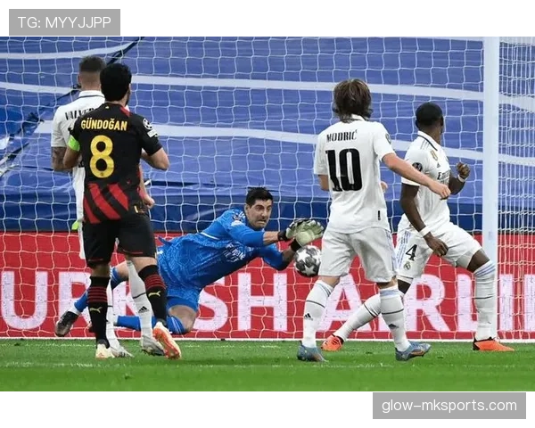 曼城进攻结构变化：从中路集中取代边中结合，战术重心明显内收